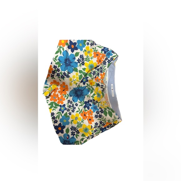 Tommy Hilfiger - Picture 1 of 1